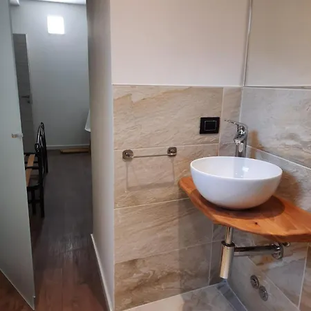 Le Coccinelle マンデッロ・デル・ラーリオ