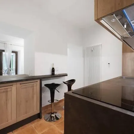 Le Coccinelle * マンデッロ・デル・ラーリオ