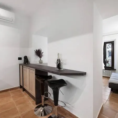 Le Coccinelle مانديلو ديل لاريو