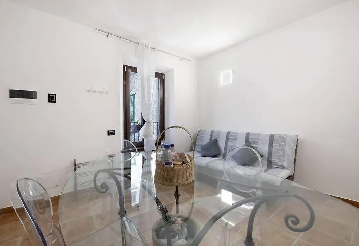 Le Coccinelle Casa de Férias Mandello del Lario